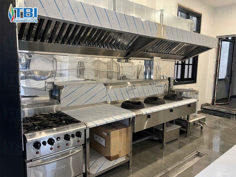 Hinh-anh-thuc-te-cua-cong-trinh-bep-khach-san-yzistel-hoi-an-3-inoxmientrung