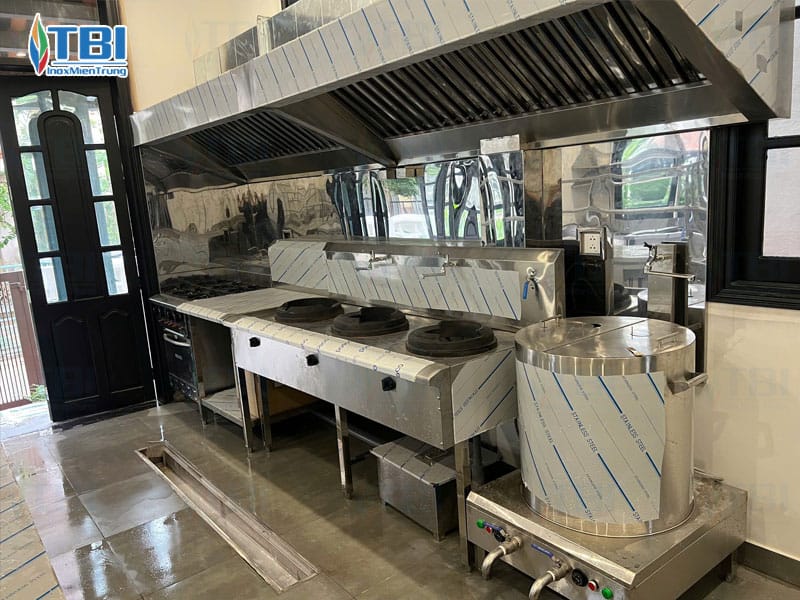 Hinh-anh-thuc-te-cua-cong-trinh-bep-khach-san-yzistel-hoi-an-4-inoxmientrung