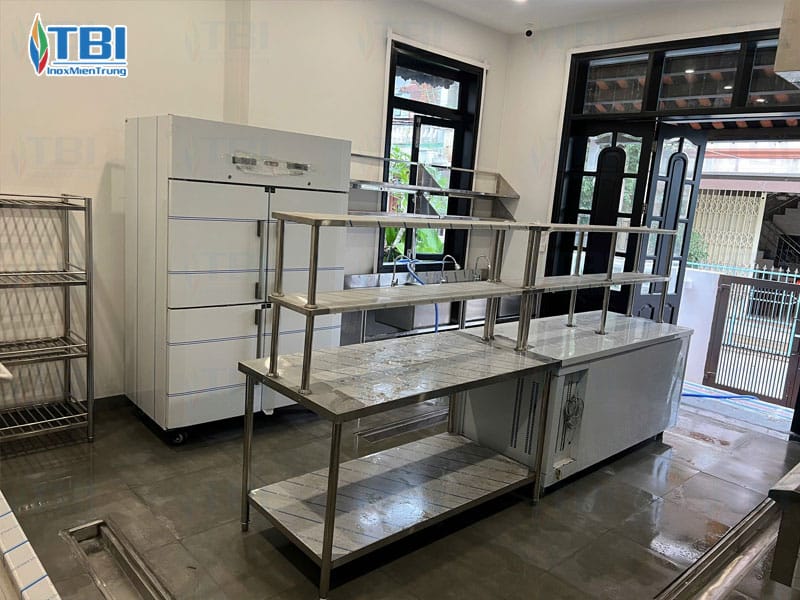 Hinh-anh-thuc-te-cua-cong-trinh-bep-khach-san-yzistel-hoi-an-5-inoxmientrung