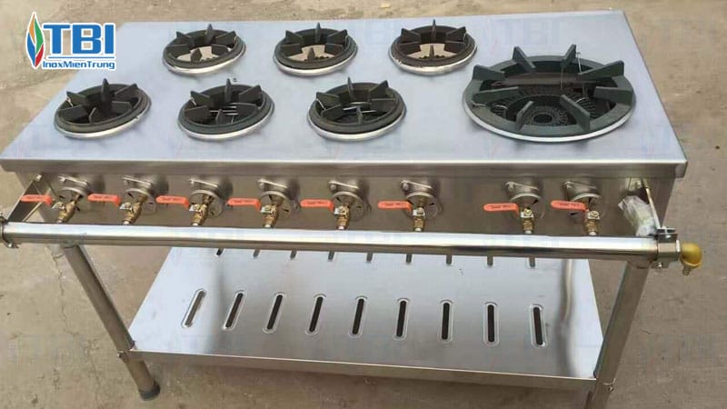Bep-gas-cong-nghiep-cua-inox-mien-trung-inoxmientrung