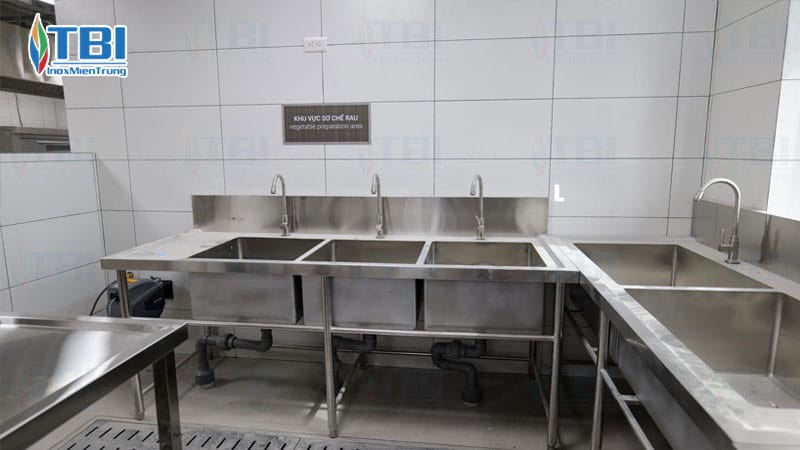 Cach-ve-sinh-thiet-bi-inox-dung-chuan-inoxmientrung