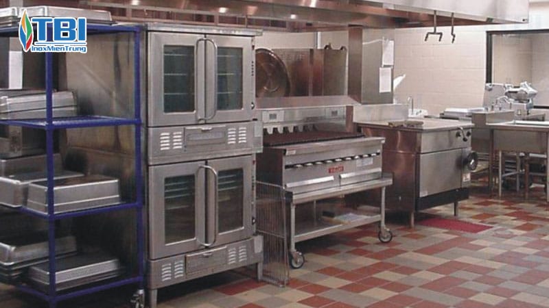 Dac-tinh-giup-thiet-bi-inox-tro-thanh-san-pham-than-thien-voi-moi-truon-inoxmientrung