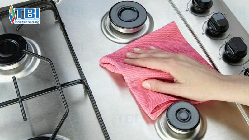 Meo-ve-sinh-thiet-bi-inox-tai-nha-hieu-qua-inoxmientrung