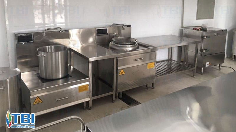 Thiet-bi-inox-co-doc-hai-khong-inoxmientrung