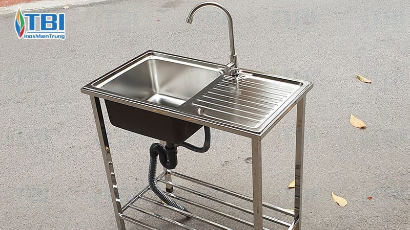 Top-5-thiet-bi-inox-thong-dung-trong-doi-song-hien-nay-inoxmientrung