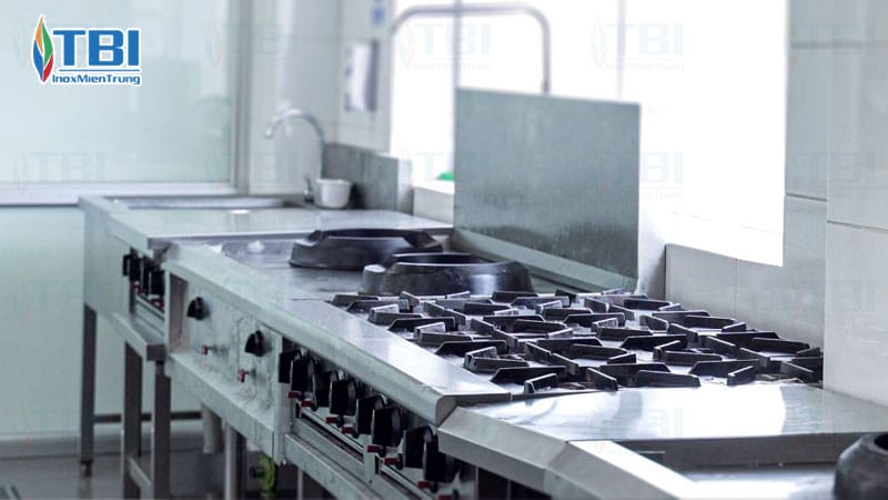 Cac-luu-y-an-toan-khi-su-dung-bep-ga-cong-nghiep-inoxmientrung