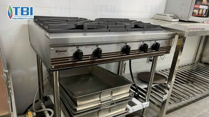 Cach-ve-sinh-bep-ga-cong-nghiep-duong-inoxmientrung