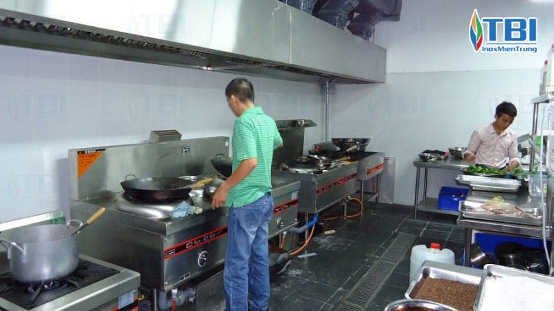 Huong-dan-bao-duong-bep-ga-cong-nghiep-dung-cach-inoxmientrung