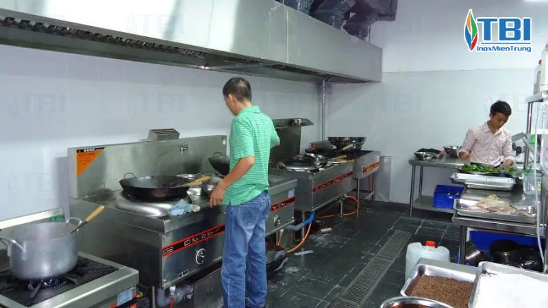 Huong-dan-bao-duong-bep-ga-cong-nghiep-dung-cach-inoxmientrung