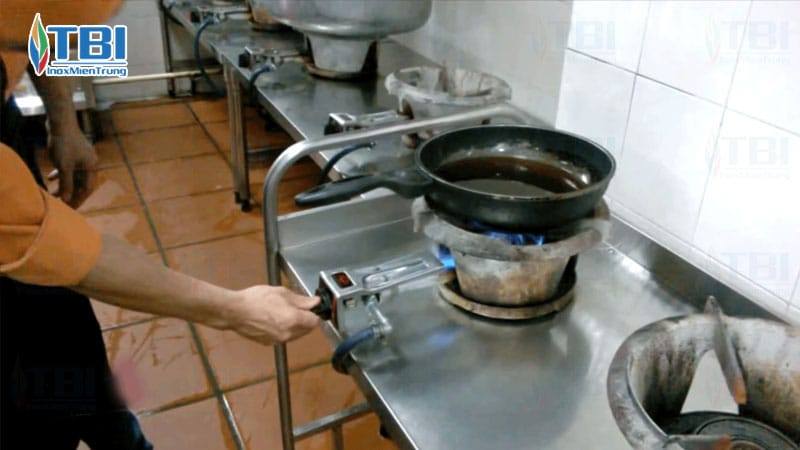 Luu-y-khi-sua-bep-ga-cong-nghiep-bi-tac-inoxmientrung