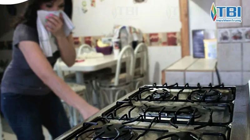 Nguyen-nhan-dan-den-tinh-trang-ro-ri-ga-inoxmientrung