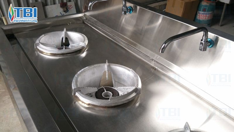 Nguyen-nhan-gio-bep-ga-cong-nghiep-bi-thay-doi-inoxmientrung