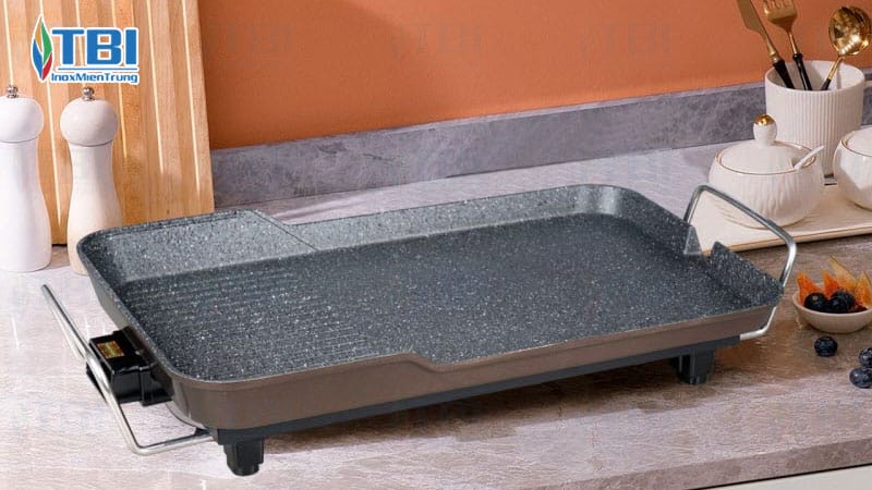 Chuan-bi-cac-dung-cu-ve-sinh-can-thiet-inoxmientrung