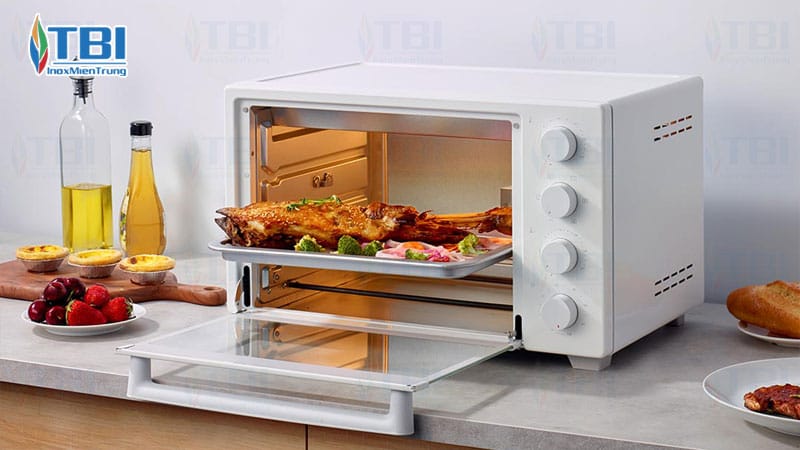 Che-bien-duoc-da-dang-mon-an-inoxmientrung