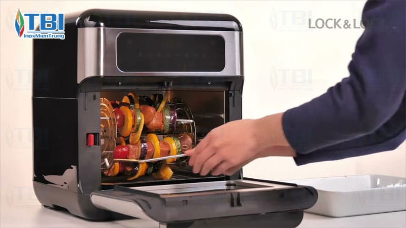Thiet-ke-cua-lo-nuong-lock-lock-ejf291blk-10-lit-inoxmientrung