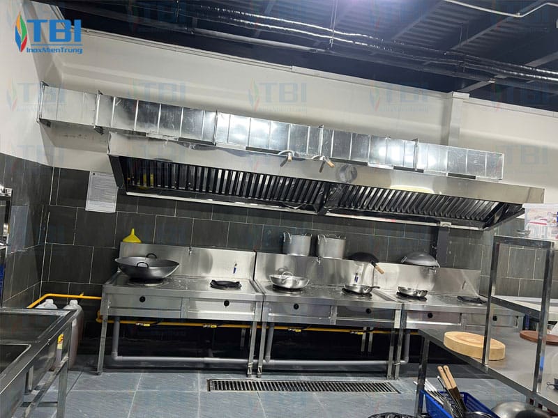 Quy-trinh-thi-cong-va-hoan-thien-bep-nha-hang-ech-xanh-1-inoxmientrung