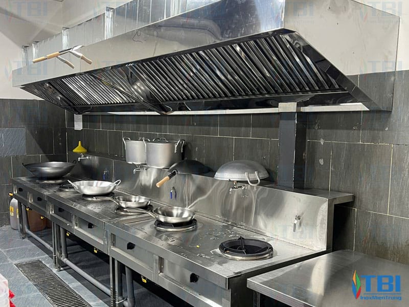 Yeu-cau-cua-cong-trinh-bep-nha-hang-ech-xanh-1-inoxmientrung