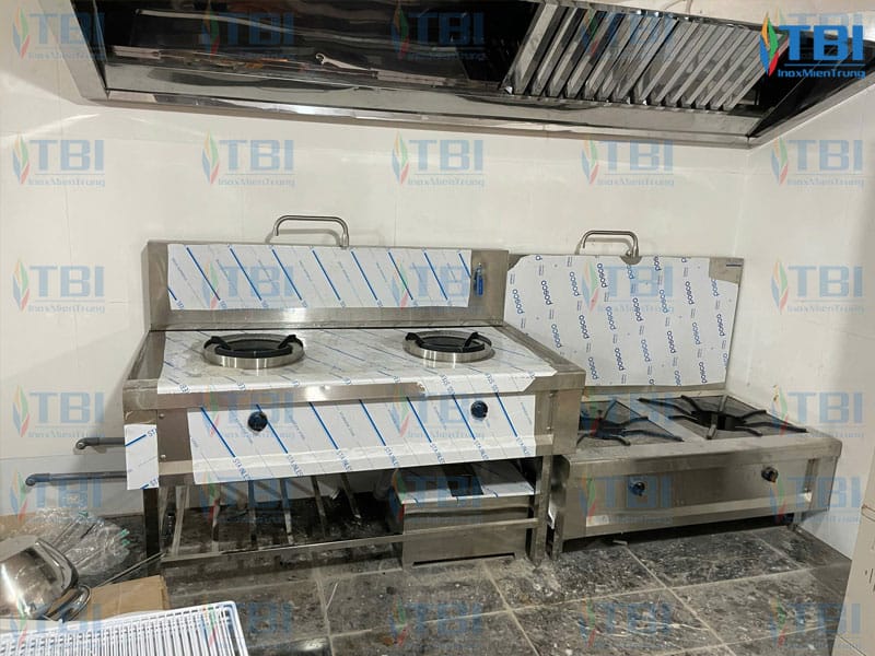Hinh-anh-thuc-te-du-an-bep-nha-hang-met-3-o-hoi-an-5-inoxmientrung