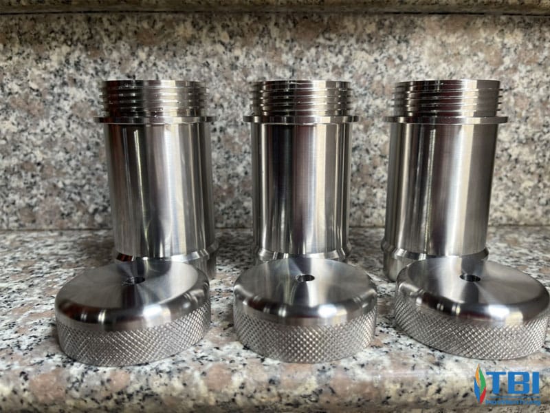 Mot-so-ung-dung-noi-bat-cua-thiet-bi-inox-trong-nganh-xay-dung-1-inoxmientrung - Copy