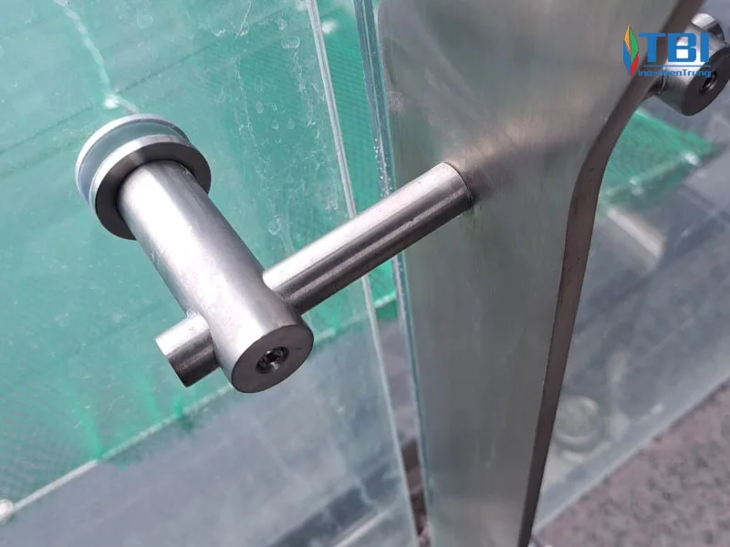 Mot-so-ung-dung-noi-bat-cua-thiet-bi-inox-trong-nganh-xay-dung-inoxmientrung - Copy