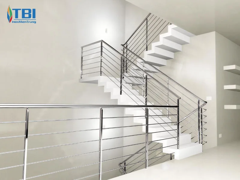Vi-sao-thiet-bi-inox-duoc-chon-su-dung-trong-nganh-xay-dung-inoxmientrung - Copy